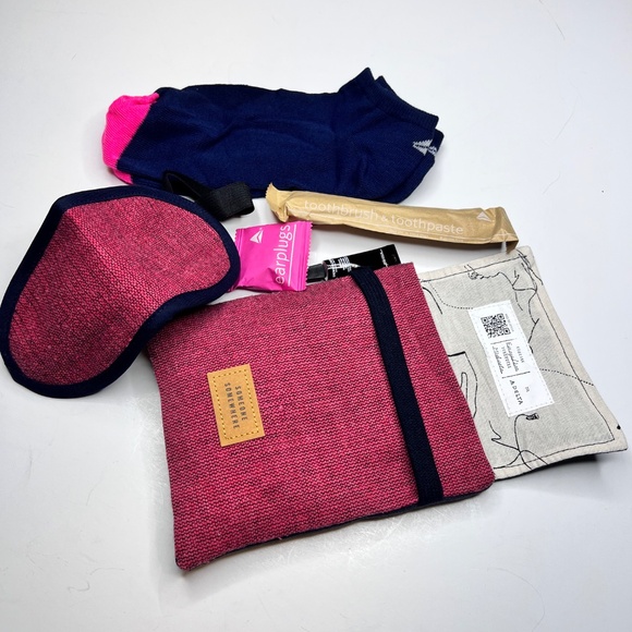 Delta Air Lines One Amenity Kit Someone Somewhere - Picture 9 of 9